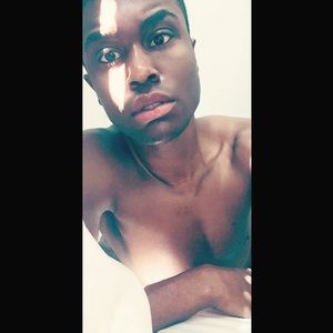 Meet your Posher, Devin